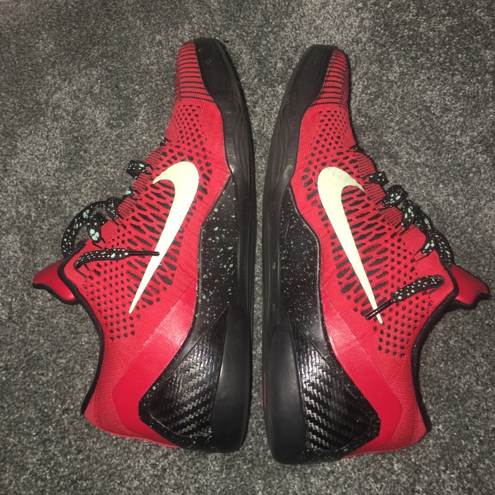 Kobe 9 Flyknit University Red size 11